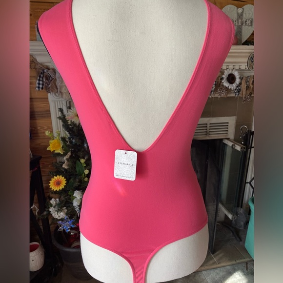 NWT FP Intimately “Keep it Sleek V Neck Thong” Salmon Bodysuit Sm Electr… - Picture 5 of 15